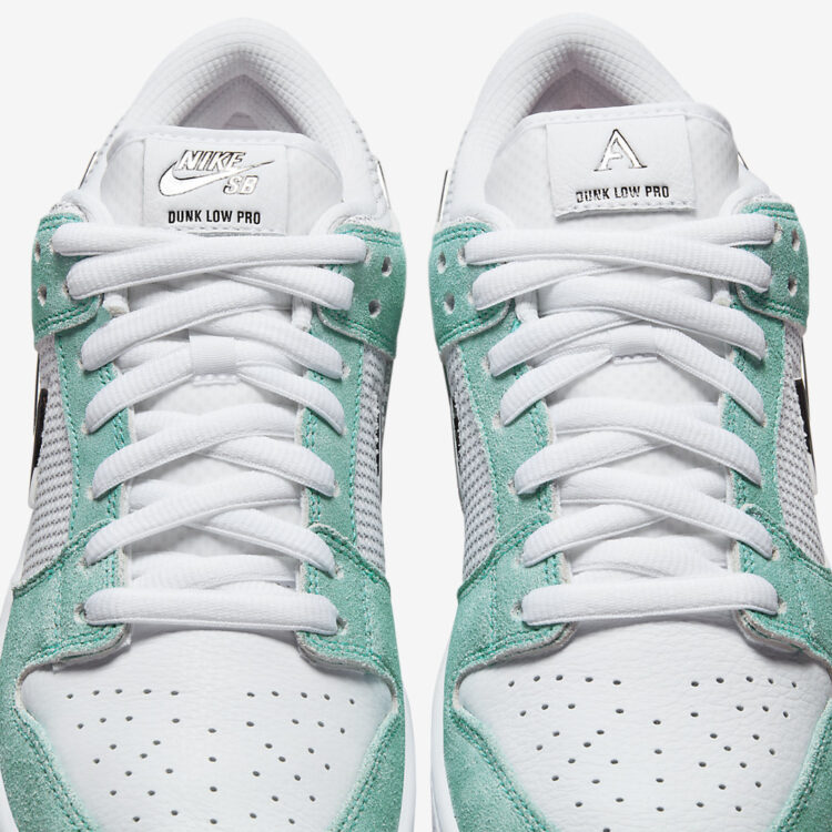 NIKE SB DUNK X APRIL SKATEBOARDS