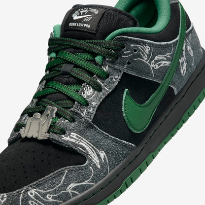 NIKE SB DUNK X THERE SKATEBOARDS