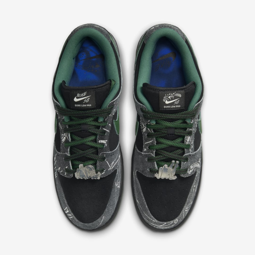 NIKE SB DUNK X THERE SKATEBOARDS