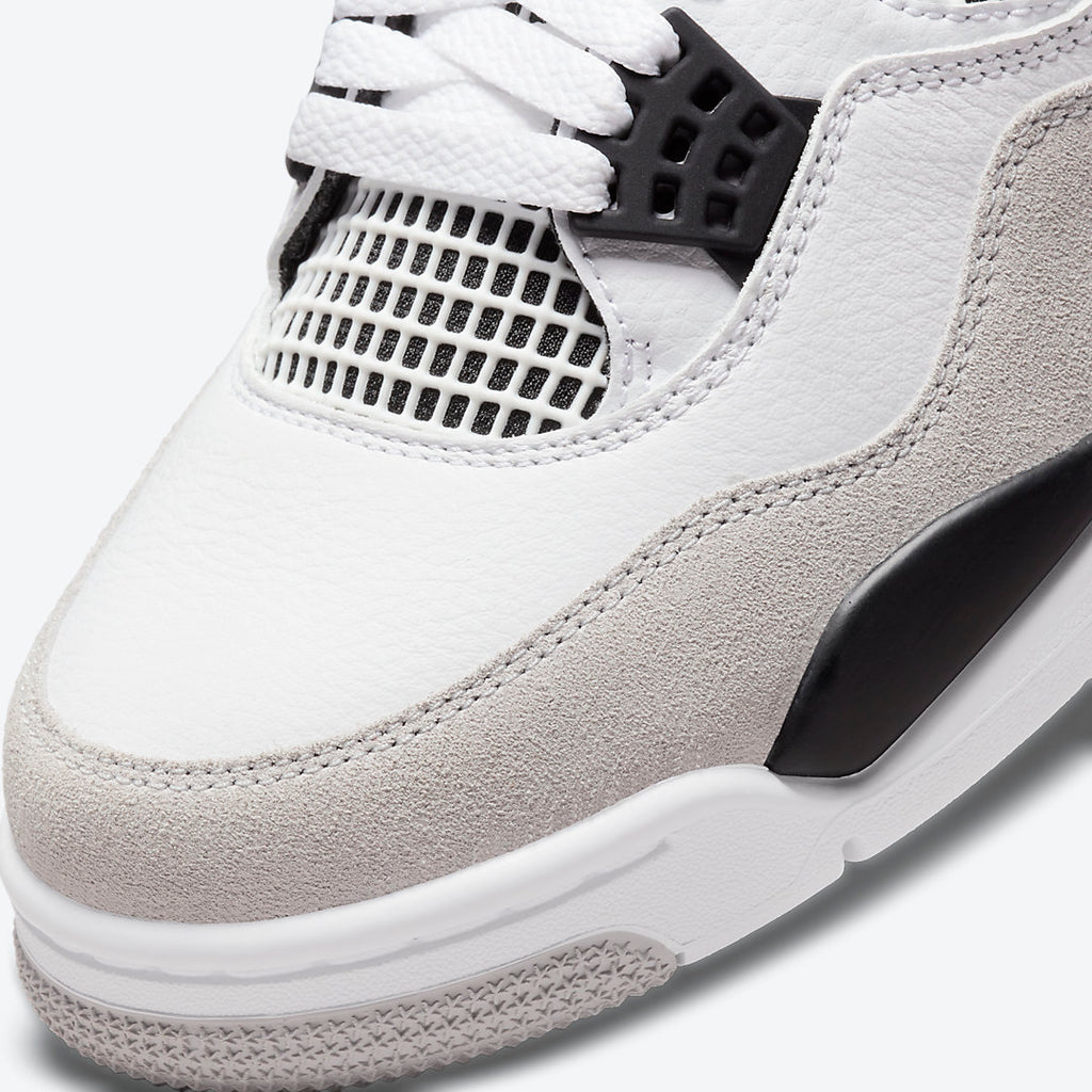 Jordan Retro 4 “Military Black”