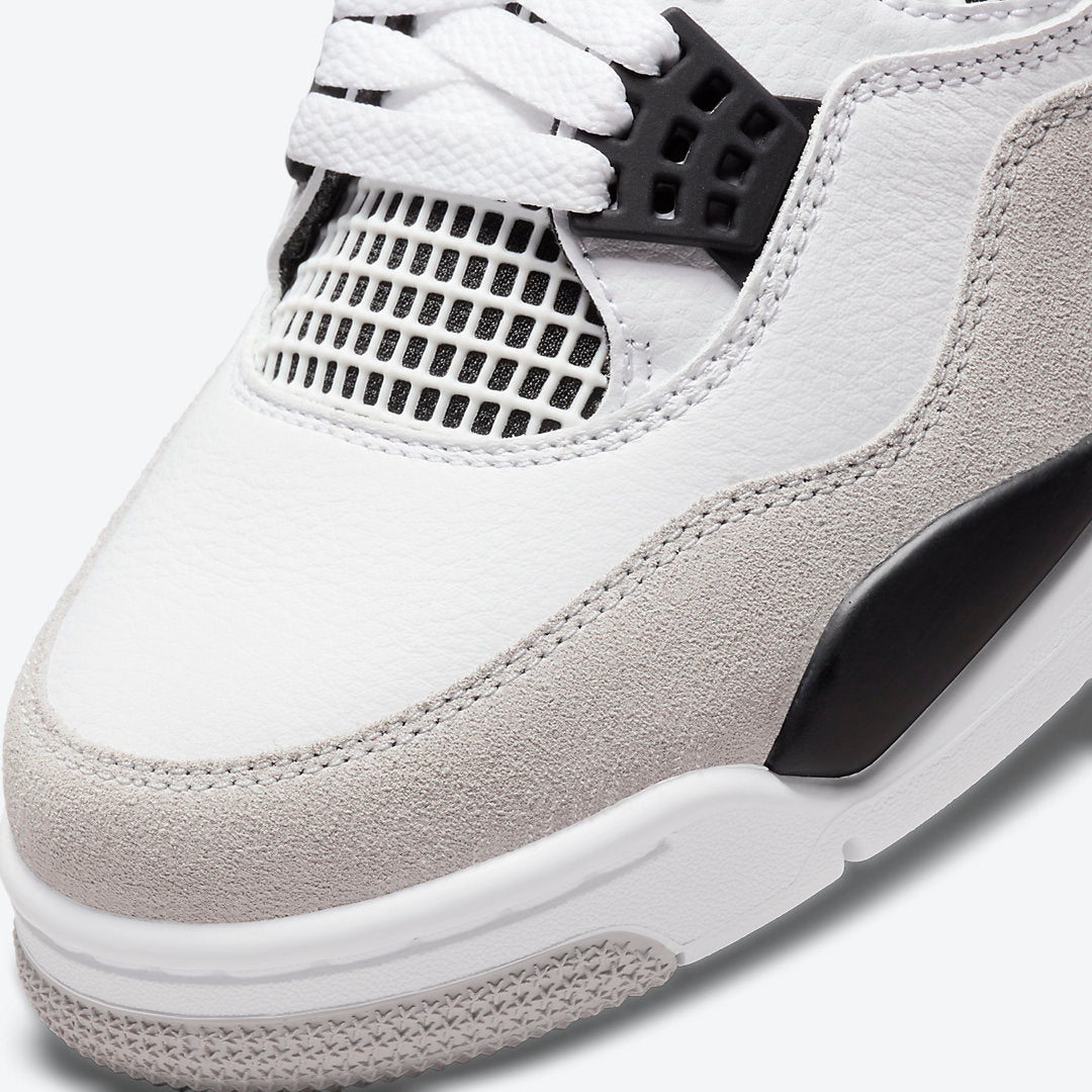 Jordan Retro 4 “Military Black”