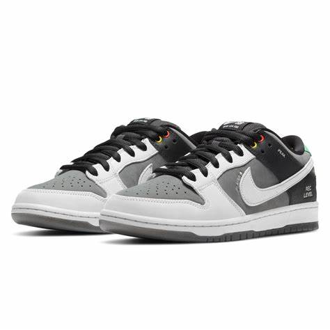 NIKE SB DUNK "VX1000"