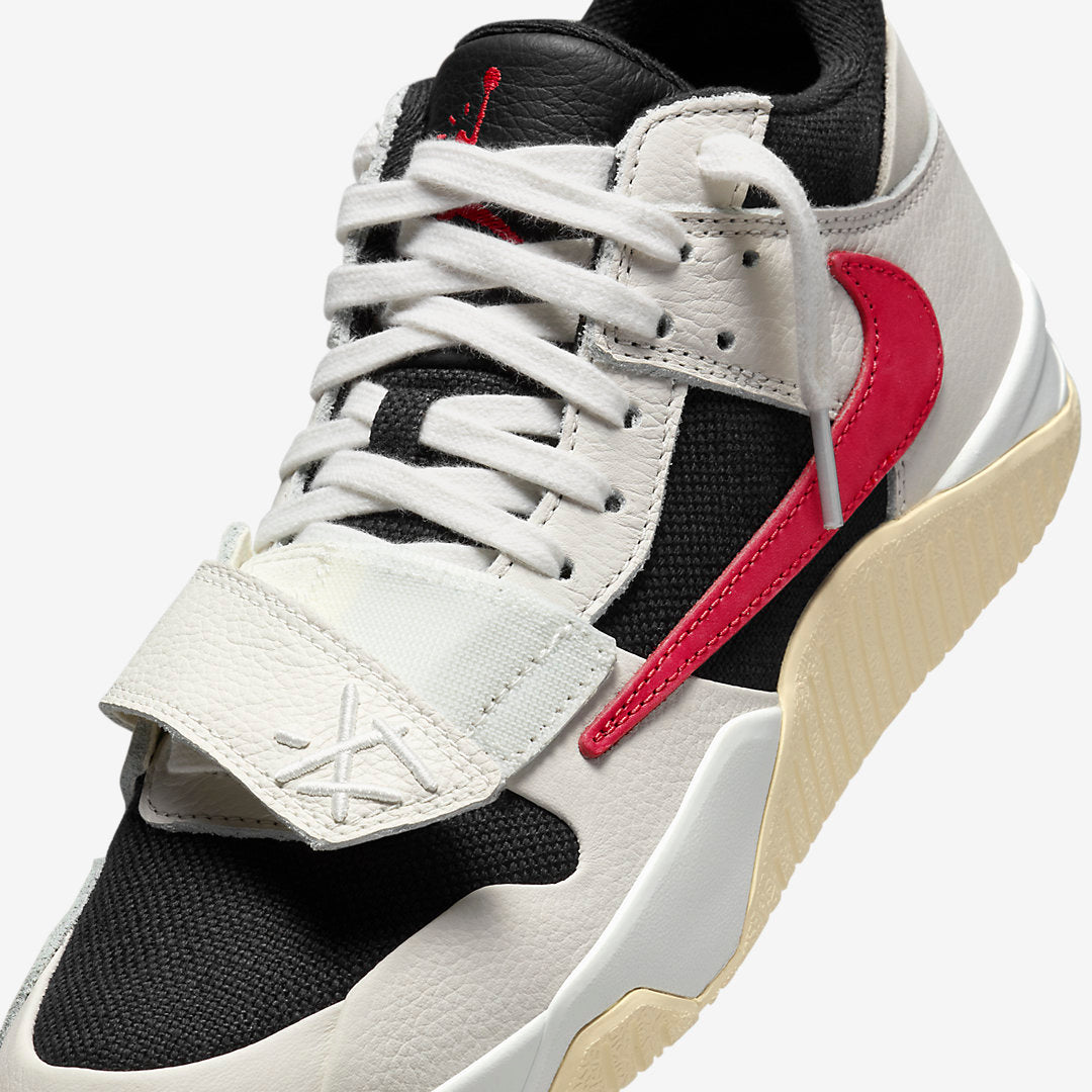 JUMPMAN JACK TR TRAVIS SCOTT "UNIVERSITY RED"