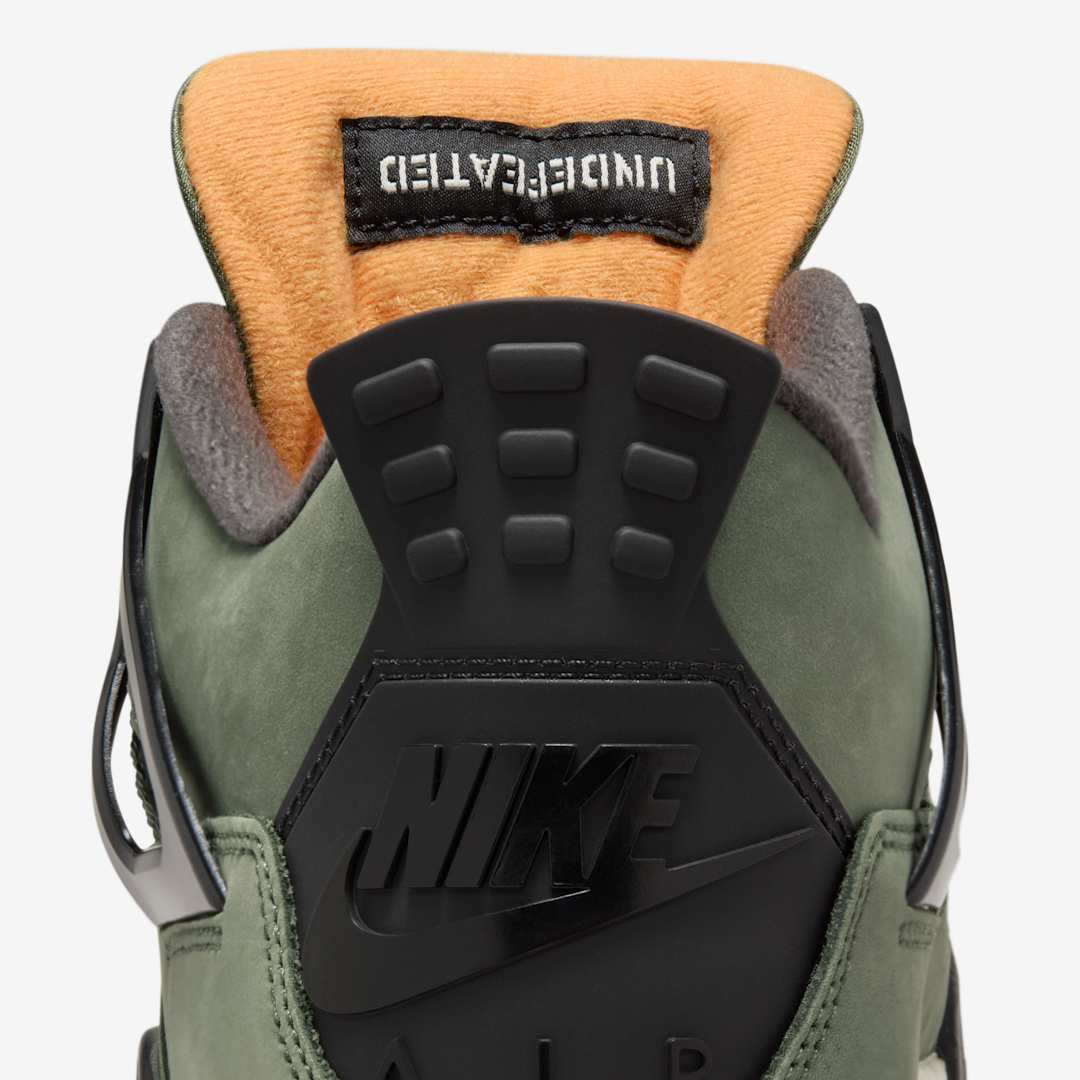 Air Jordan Retro 4 OG x Undefeated