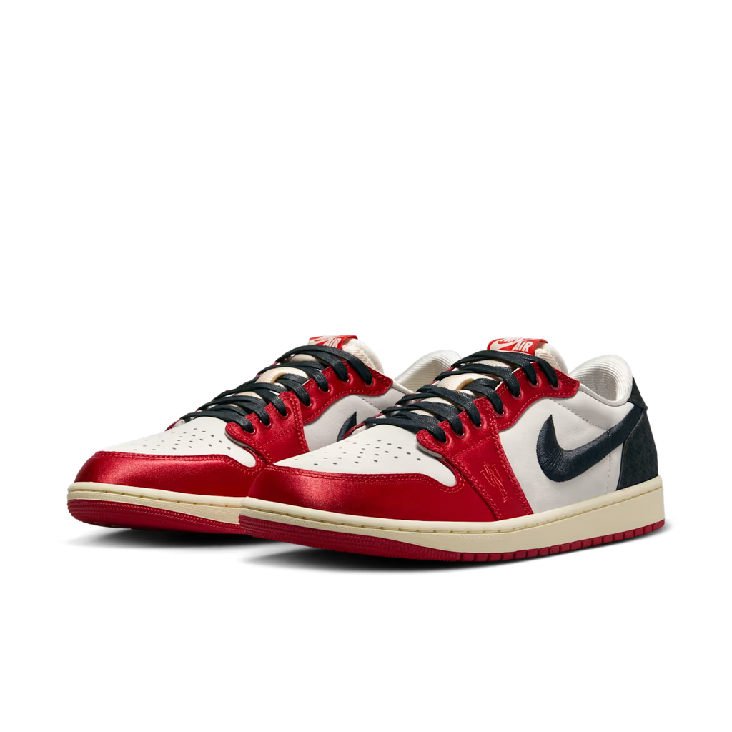 JORDAN 1 LOW OG X TROPHY ROOM